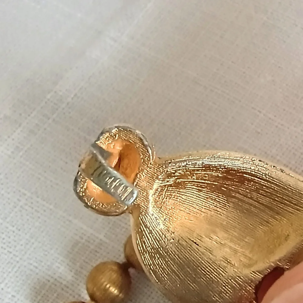 Unbranded gold tone